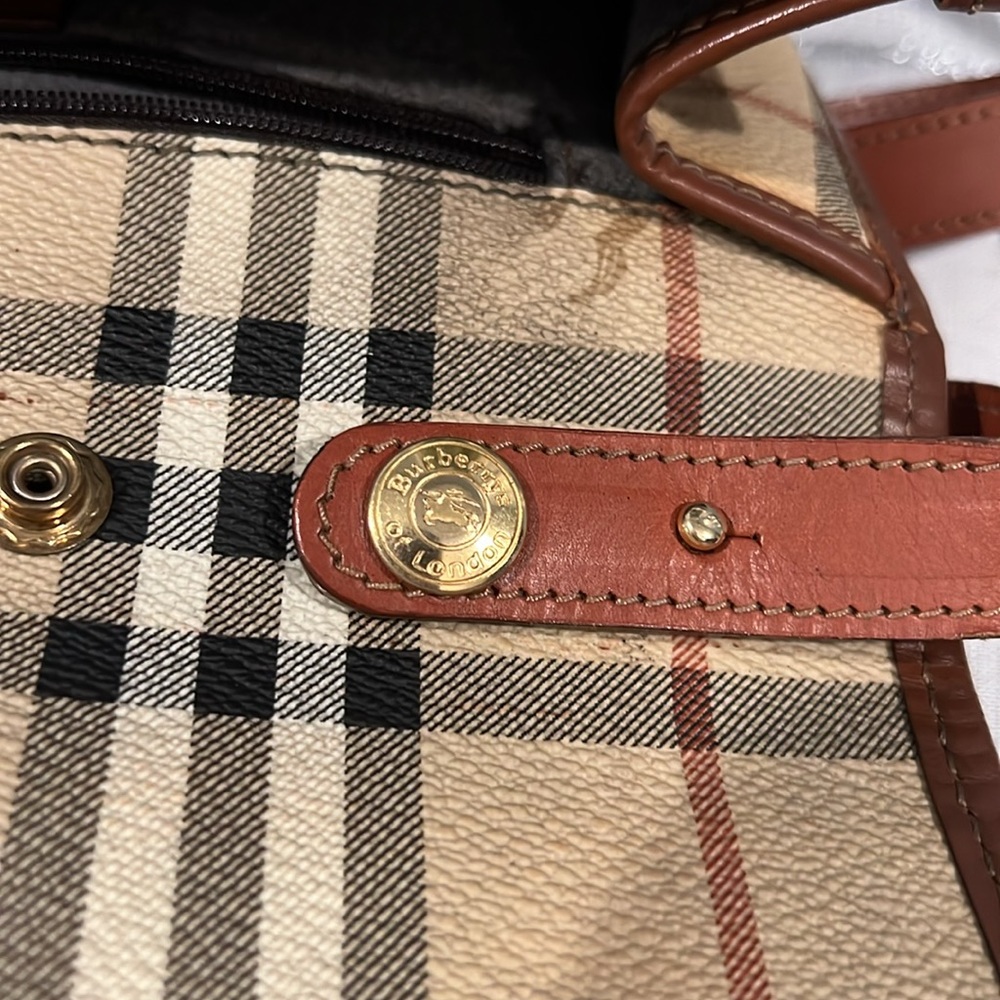 Vintage Burberry Tan and Brown Check Clutch - Picture 7 of 16